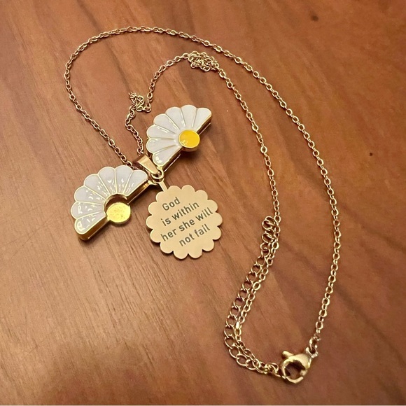 Christian Gold and White Daisy Pendant Necklace - Picture 4 of 9